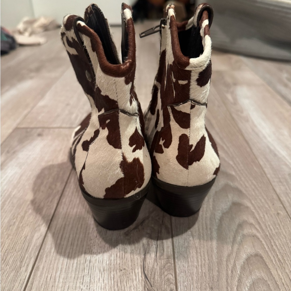 INC International Concepts Brown and Cream Ankle Boots - Picture 3 of 4